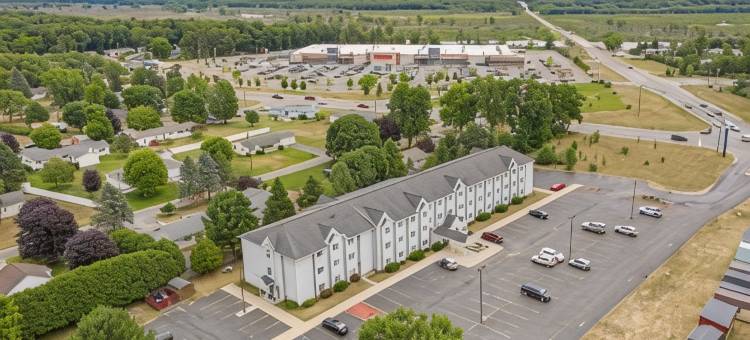 麦尼斯蒂麦客达套房酒店(Microtel Inn & Suites by Wyndham Manistee)图片