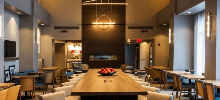 福克斯伯勒曼斯菲尔德欢朋套房酒店(Hampton Inn & Suites Foxborough -Mansfield)图片