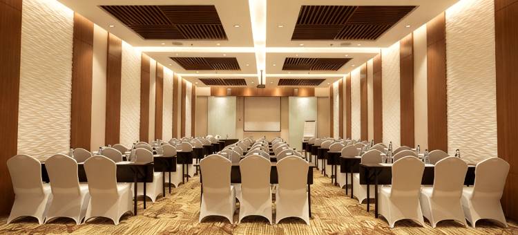 西布布尔阿文泽尔会议酒店(Avenzel Hotel & Convention Cibubur)图片