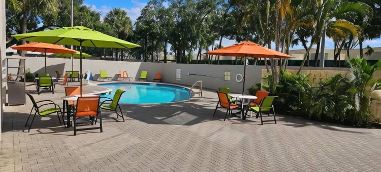 迪尔菲尔德海滩I-95拉昆塔温德姆套房酒店(La Quinta I-95 Deerfield Beach)图片