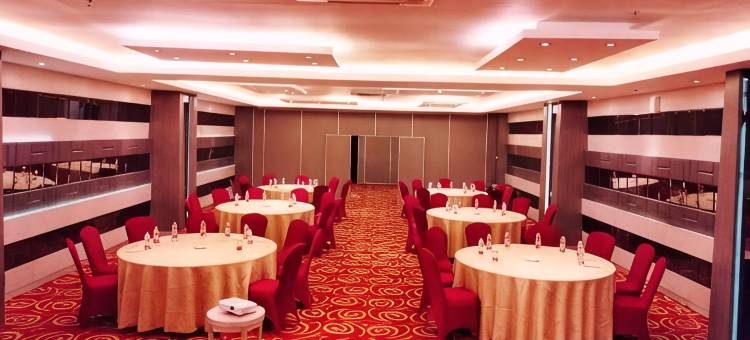 惠里普瑞米尔酒店(W Three Premier Hotel Lagaligo)图片