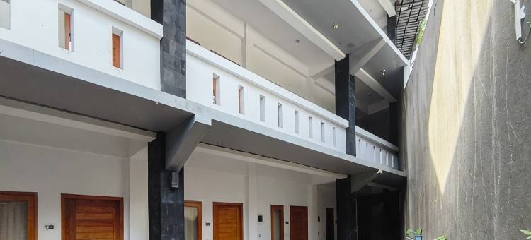 BC Inn near Senggigi Harbour RedPartner图片
