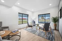 HomeAwhile - Apartment