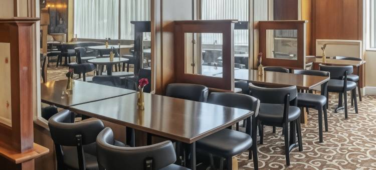 布列塔尼亚拉斯山酒店(Russ Hill Hotel)图片