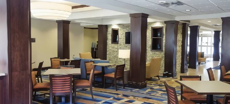 斯利珀里罗克万枫酒店及套房(Fairfield Inn & Suites Slippery Rock)图片