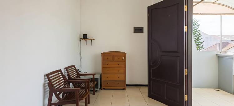 红多兹酒店-近威达曼陀罗大学(RedDoorz Near Widya Mandala University)图片