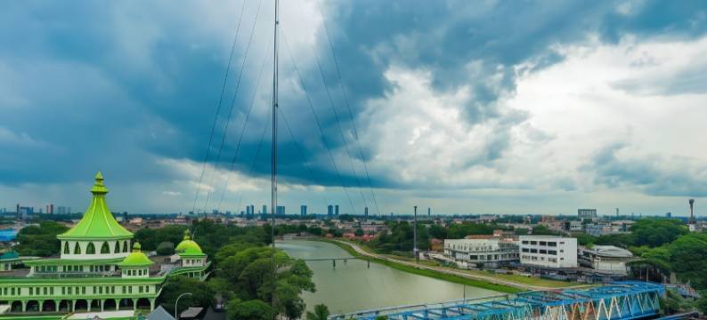 唐格朗黄蜂酒店(Yellow Bee Tangerang)图片