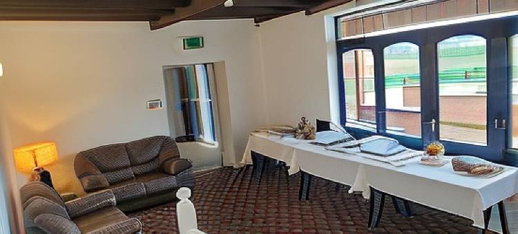 OYO 东瑟斯克白马旅馆酒店(The White Horse Lodge Hotel)图片