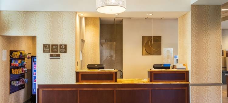 普莱恩维尔-福克斯波罗舒适套房酒店(Comfort Inn & Suites Plainville-Foxboro)图片