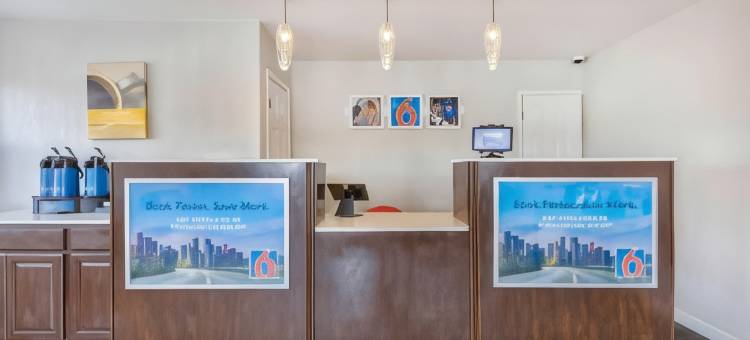 弗吉尼亚瀑布教堂 - 阿灵顿大道 6 号汽车旅馆(Motel 6 Falls Church, VA - Arlington Boulevard)图片