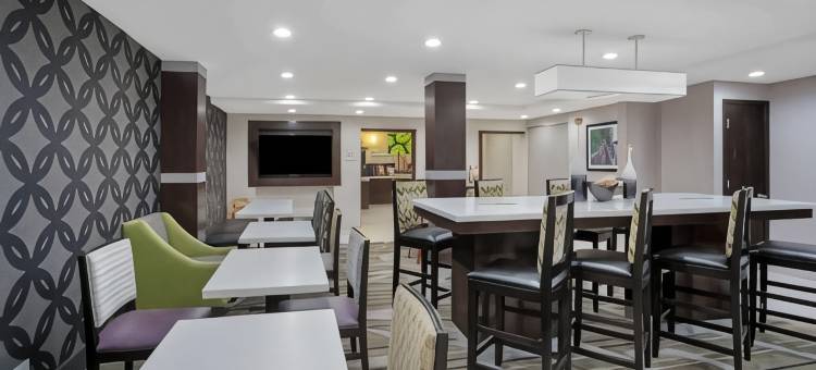 诺克斯维尔北I-75拉昆塔温德姆套房酒店(La Quinta Inn & Suites by Wyndham Knoxville North I-75)图片