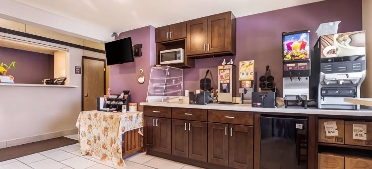 比格沃特羚羊峡谷罗德威套房酒店(Rodeway Inn & Suites Big Water - Antelope Canyon)图片