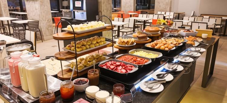 宜必思快捷里贝朗普雷托高尔夫度假村酒店(Ibis Budget Ribeirao Preto Vila do Golf)图片