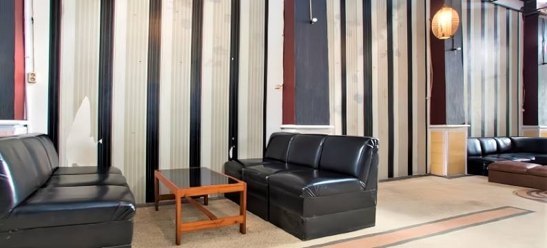 桑塔纳伊斯兰酒店(RedDoorz Syariah at Santana Stasiun Kepanjen)图片