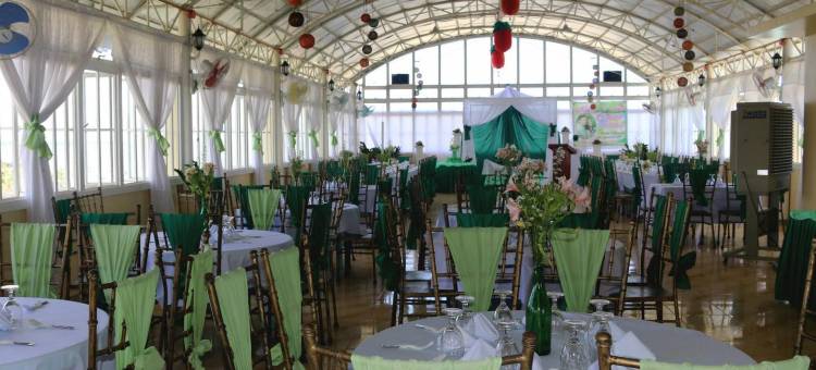 岛上热带餐厅酒店(Island Tropic Hotel and Restaurant)图片