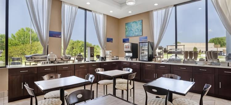 门罗贝斯特韦斯特套房酒店(Best Western Inn  Suites - Monroe)图片
