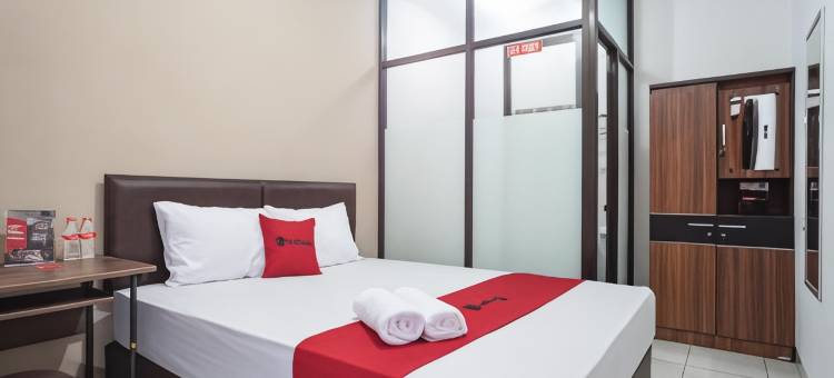 红多兹酒店-近BSD城埃卡医院(RedDoorz Near Eka Hospital BSD City)图片