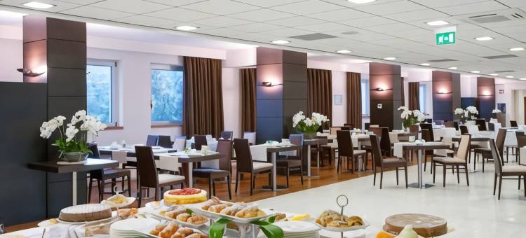 萨莱诺卡瓦德蒂雷尼假日酒店(Holiday Inn Salerno - Cava De' Tirreni)图片