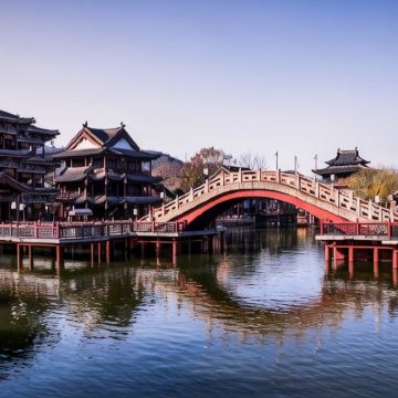 横店影视城+横店影视城秦王宫园区+横店影视城清明上河图园区+横店影视城梦幻谷园区+横店影视城明清宫苑园区+横店影视城广州街·香港街园区5日4晚自由行