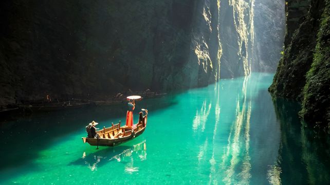 武汉+两坝一峡+三峡大坝旅游区+恩施市6日5晚跟团游·16人团+含9大核心景区+武汉精华游+船过葛洲坝船闸体验+恩施2晚宿景区+满7人升头等舱