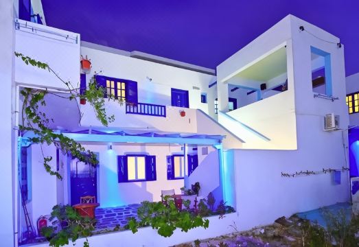 Moments Rooms Hotel Overview