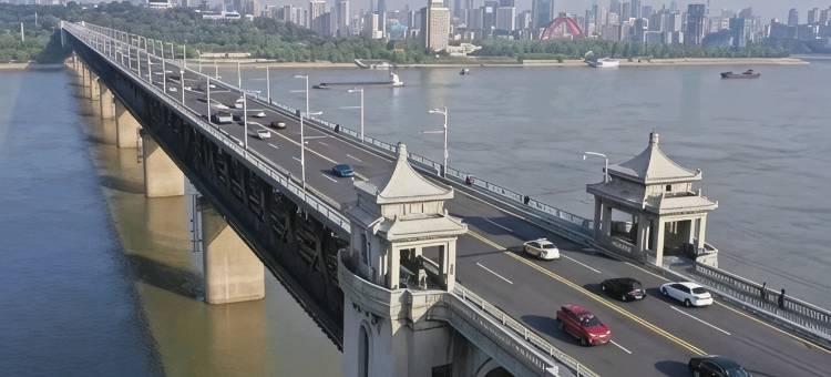 吾朵酒店(同济医院硚口路地铁站店)图片