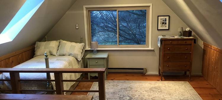 瓦雄岛迷人乡村别墅-距渡轮码头仅3分钟(Charming Vashon Island Cottage - Just 3 minutes from the ferry.)图片