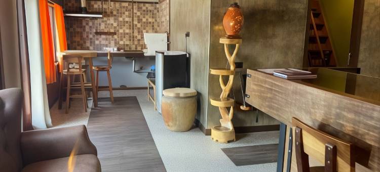 海狼出没(曾用名：洪馆小舍)(BarraCuda Den (previously known as Jono's Place))图片