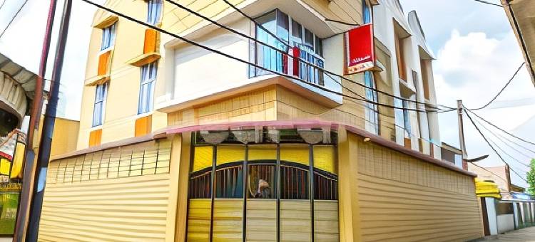 Super OYO 3316 亚当·马利克旅馆靠近棉兰车站(Adam Malik Guesthouse Near Regale ICC Medan Mitra RedDoorz)图片