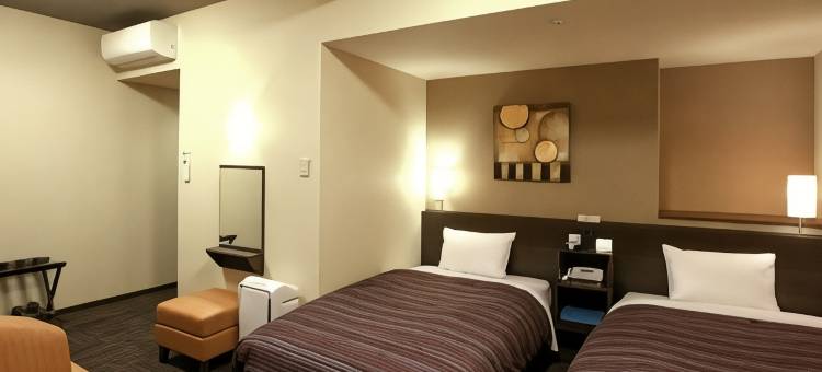 Route Inn酒店-高冈站前(Hotel Route-Inn Takaoka Ekimae)图片
