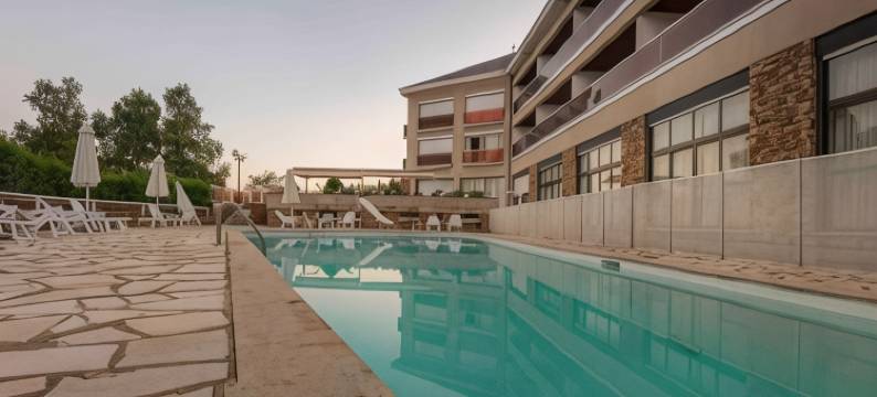 塞加拉普林西尔餐厅及酒店(Authentic by Balladins – Rodez / le Ségala)图片