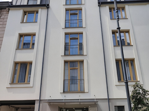 拉德万斯卡 AGA 网球公寓酒店