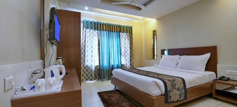 西拉什利广场酒店(Hotel Sheela Shree Plaza)图片