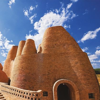 昆明+弥勒+普者黑景区+元阳哈尼梯田+建水+抚仙湖7日6晚私家团