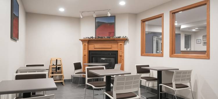 普林菲尔德麦客达套房酒店(Microtel Inn & Suites by Wyndham Springfield)图片