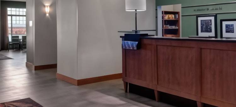 阿斯托里亚希尔顿欢朋套房酒店(Hampton Inn & Suites Astoria)图片