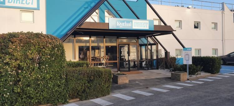 直通马堤格的Kyriad酒店(Kyriad Direct Martigues)图片