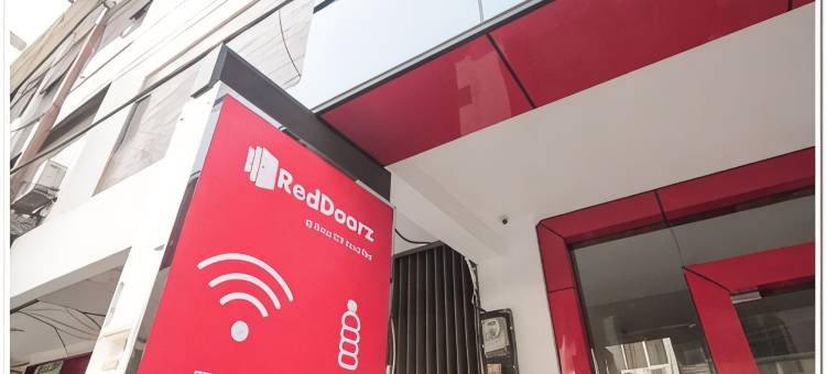 红多兹酒店-鲁科ITC乐事马斯(RedDoorz @ Ruko ITC Roxy Mas)图片