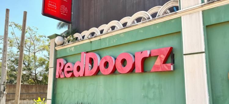 红门酒店-绿景酒店和餐吧马斯巴特(RedDoorz @ Greenview Hotel and Restobar Masbate)图片