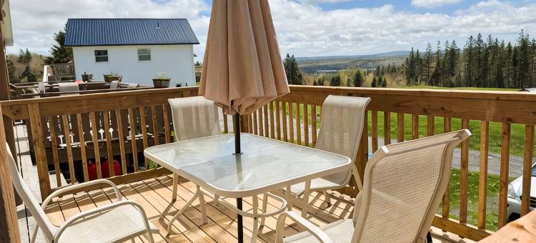 大卡伯特-卡伯特之路 | 15号单元 | 温馨宽敞，带私人露台 木屋(Cozy Spacious with Private Deck | on Cabot Trail | Unit 15 @ Great Cabot Lodge)图片