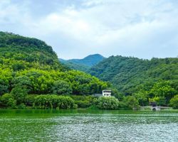 Fuchun River two-river cruise, picture-perfect Wufeng Island sunsets