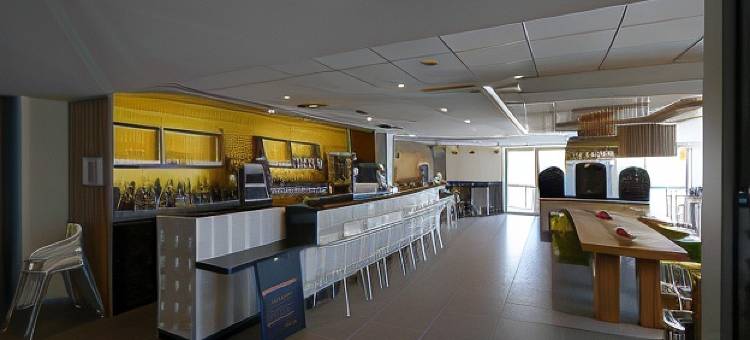 圣让德吕兹康铂酒店(Campanile Saint Jean de Luz)图片