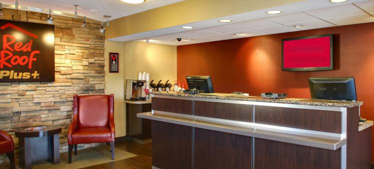 斯泰茨维尔红屋顶PLUS+酒店(Red Roof Plus+ Statesville)图片