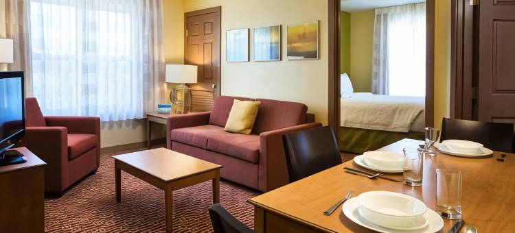 底特律诺维索尼斯塔简单套房酒店(Sonesta Simply Suites Detroit Novi)图片