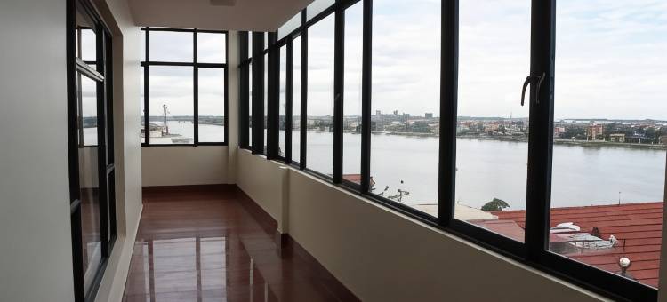 豪华河畔公寓酒店(Lux Riverside Hotel & Apartment)图片