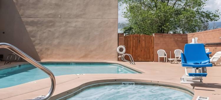 伊康套房旅馆(Econo Lodge Inn & Suites)图片