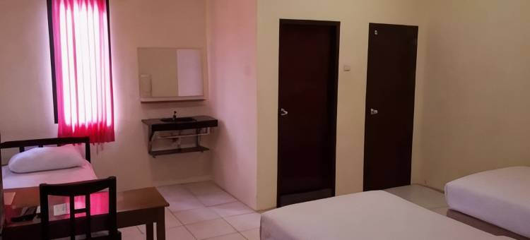 红门酒店@伦伯蓬索龙酒店(RedDoorz at Hotel Rumberpon Sorong)图片