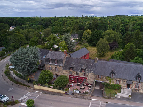 瑞莱斯布斯里昂德之家酒店