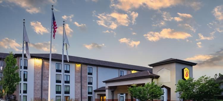 芒特劳雷尔速8酒店(Super 8 by Wyndham Mount Laurel)图片