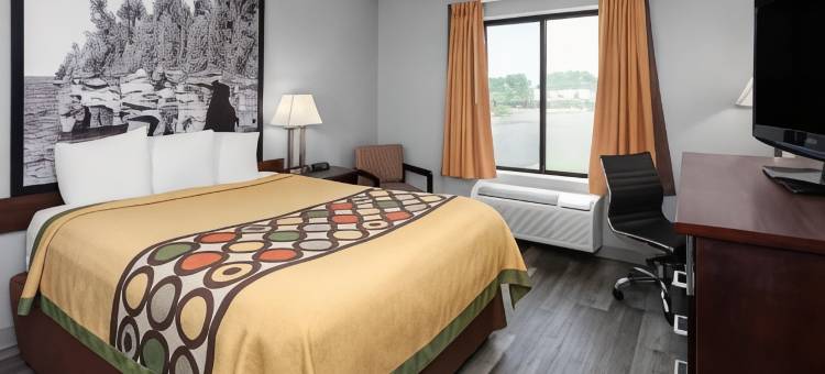 麦迪逊E阳光草原速8酒店(Super 8 by Wyndham Sun Prairie/Madison E)图片